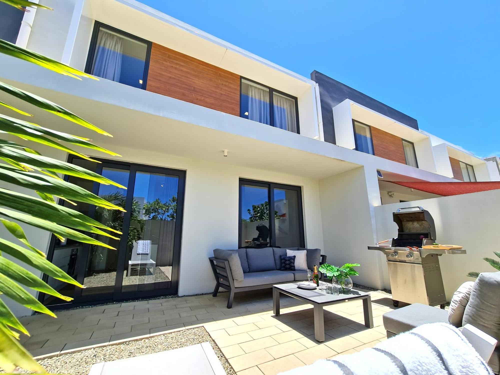 Tuscany Residence Aruba Palm Beach Exterior photo